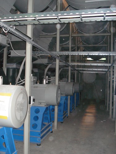 Abluft-Gebläsestation Gesamtsanierung<p>Zusammenfassung:<br /><span style='font-weight: normal'>(11.10.2007) 4 Gebläse für den Schwarzbereich (je 250 kW el. Anschlussleistung sowie 50'000 m3 Förderleistung) sowie 1 Gebläse für Lagerhalle</span></p>